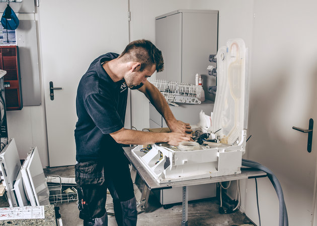 Wartung und Reparatur